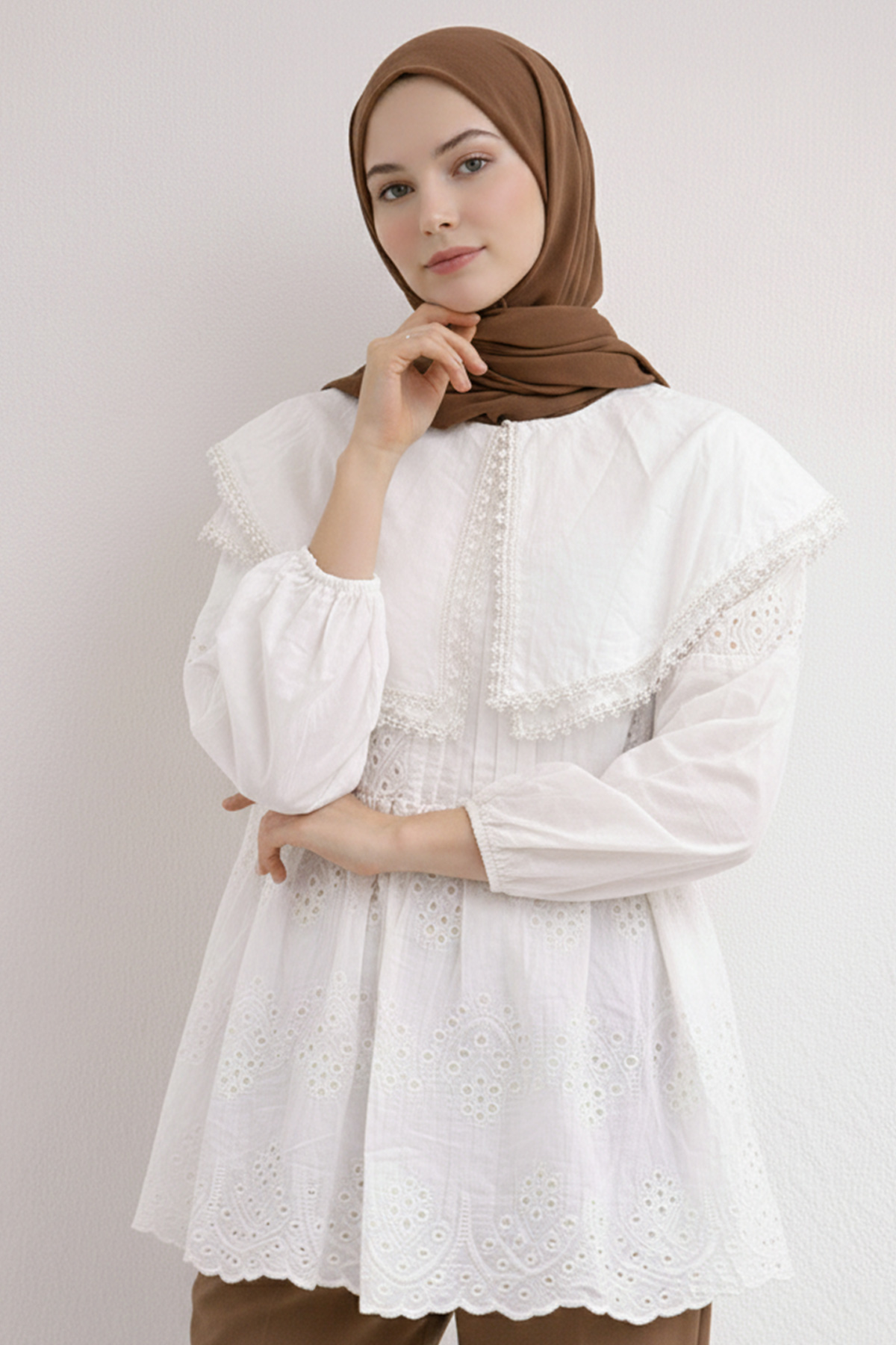 Peter Pan Collar Lace Tunic