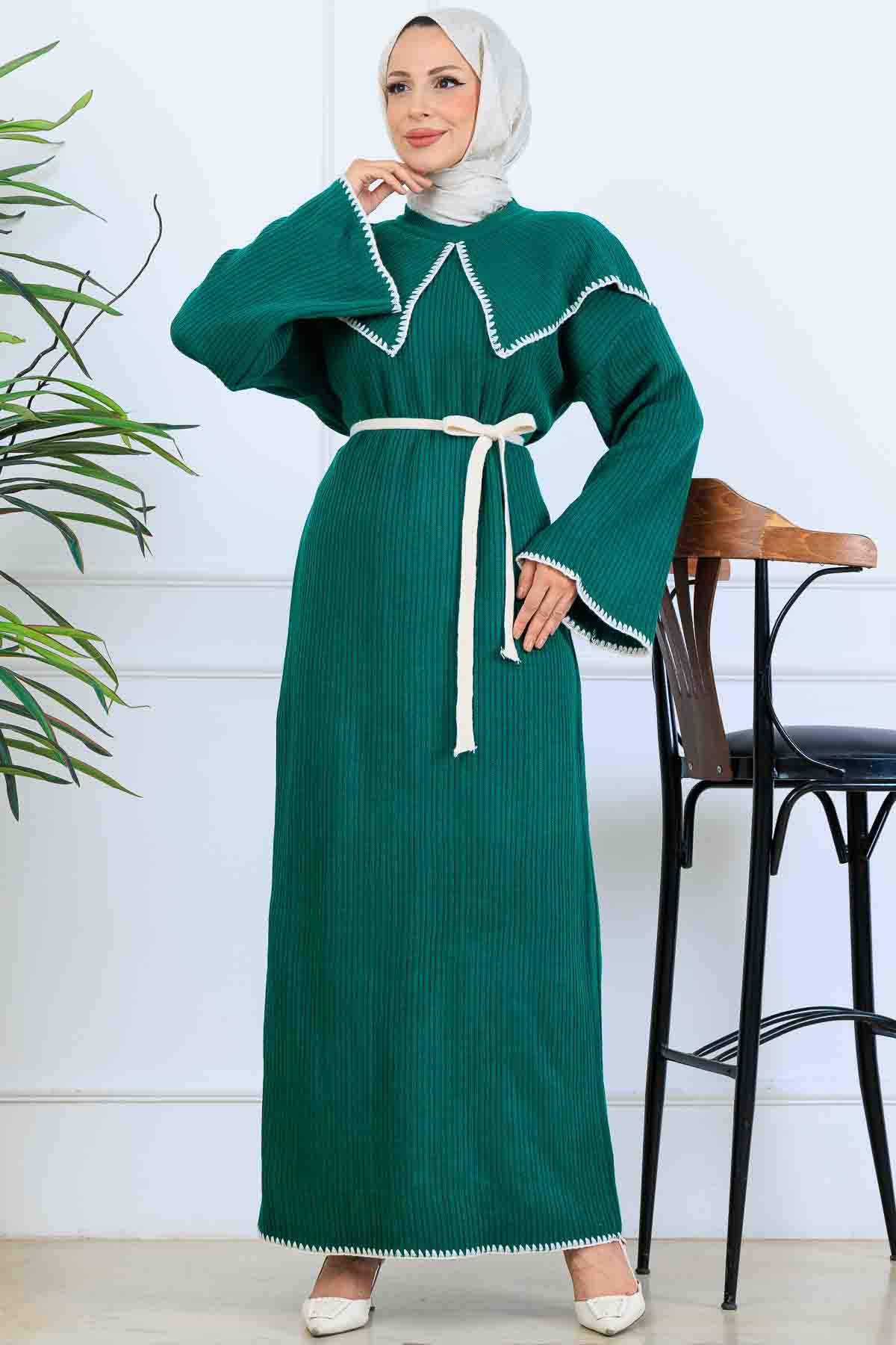 Collar Detailed Knit Dress