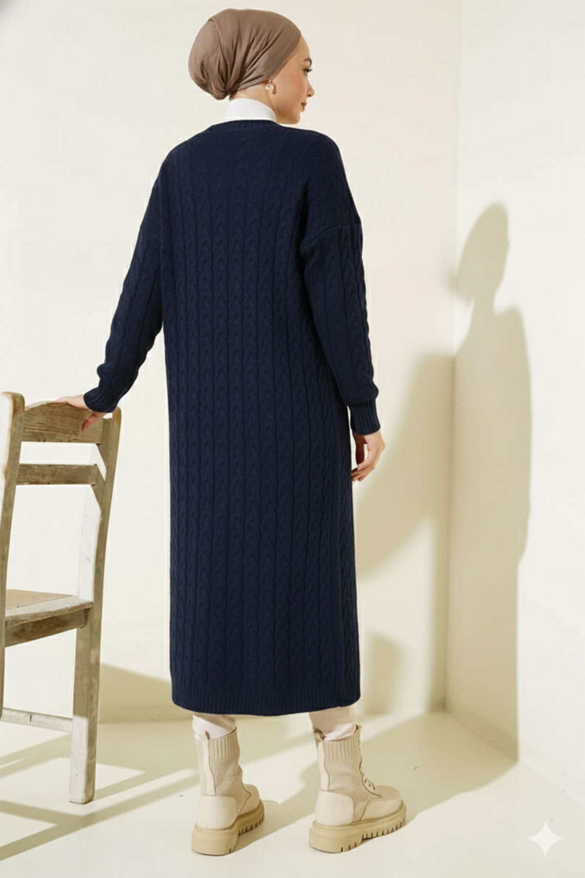 Buttoned Long Knit Cardigan-detail