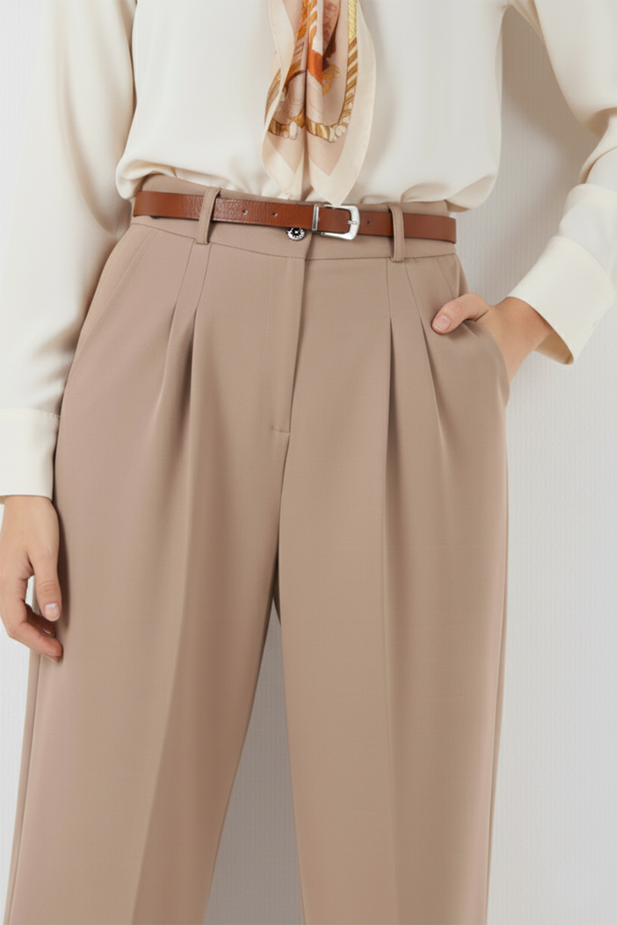 Belted Hijab Trousers-detail