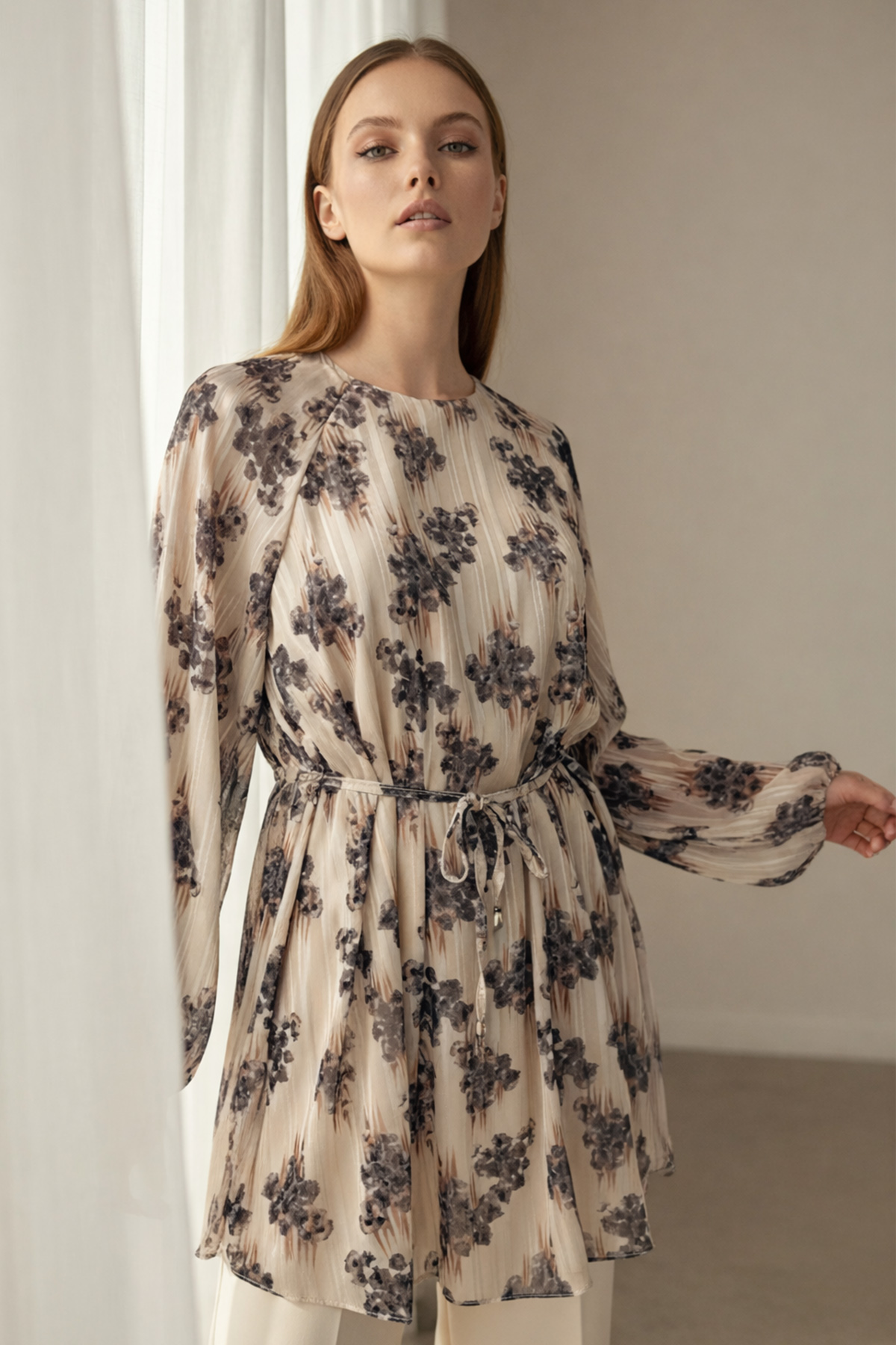Patterned Balloon Sleeve Chiffon Shirt-detail