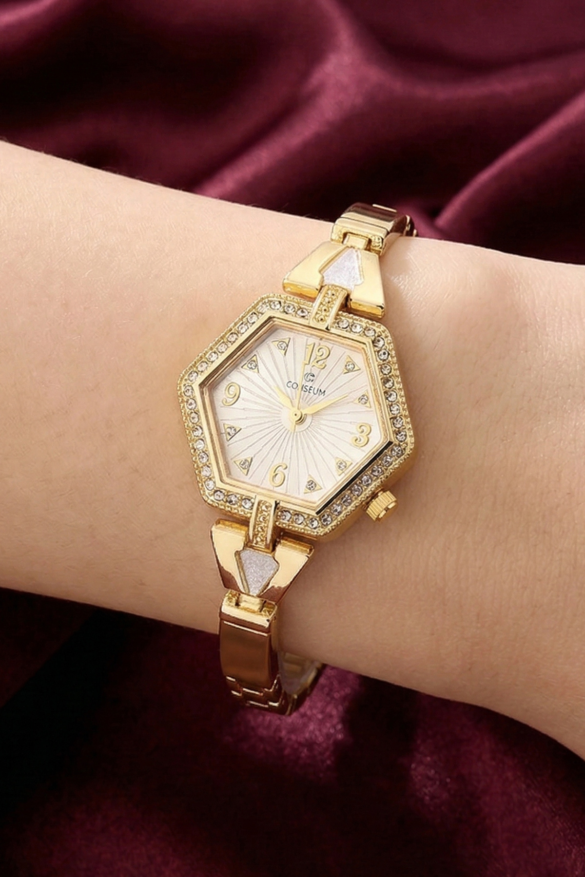 Women's Gold Watch-detail