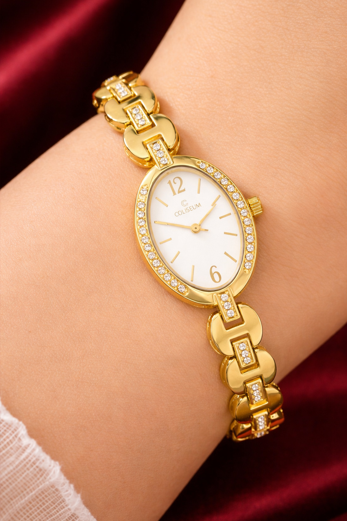 Women's Gold Watch-detail