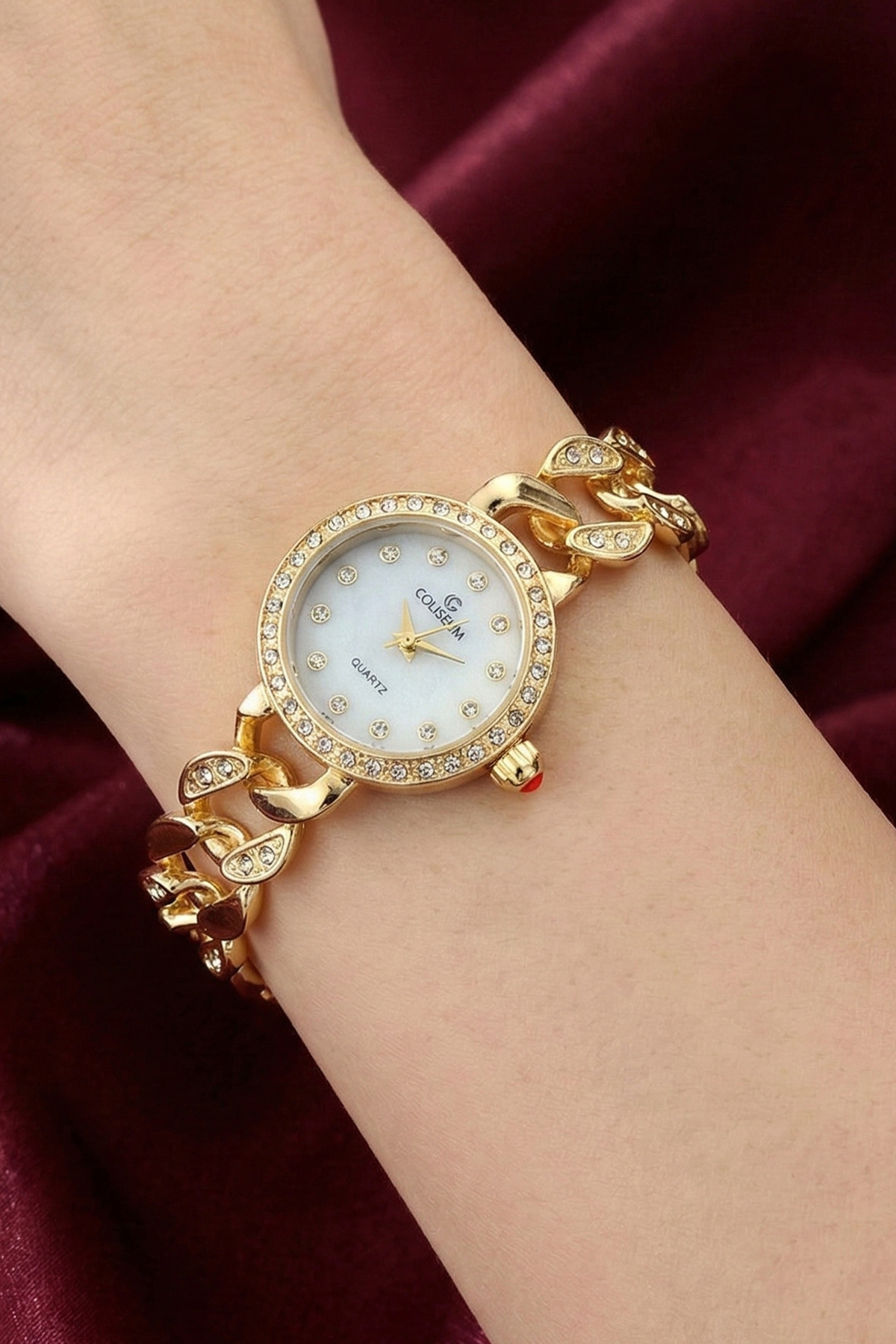 Women's Gold Watch-detail