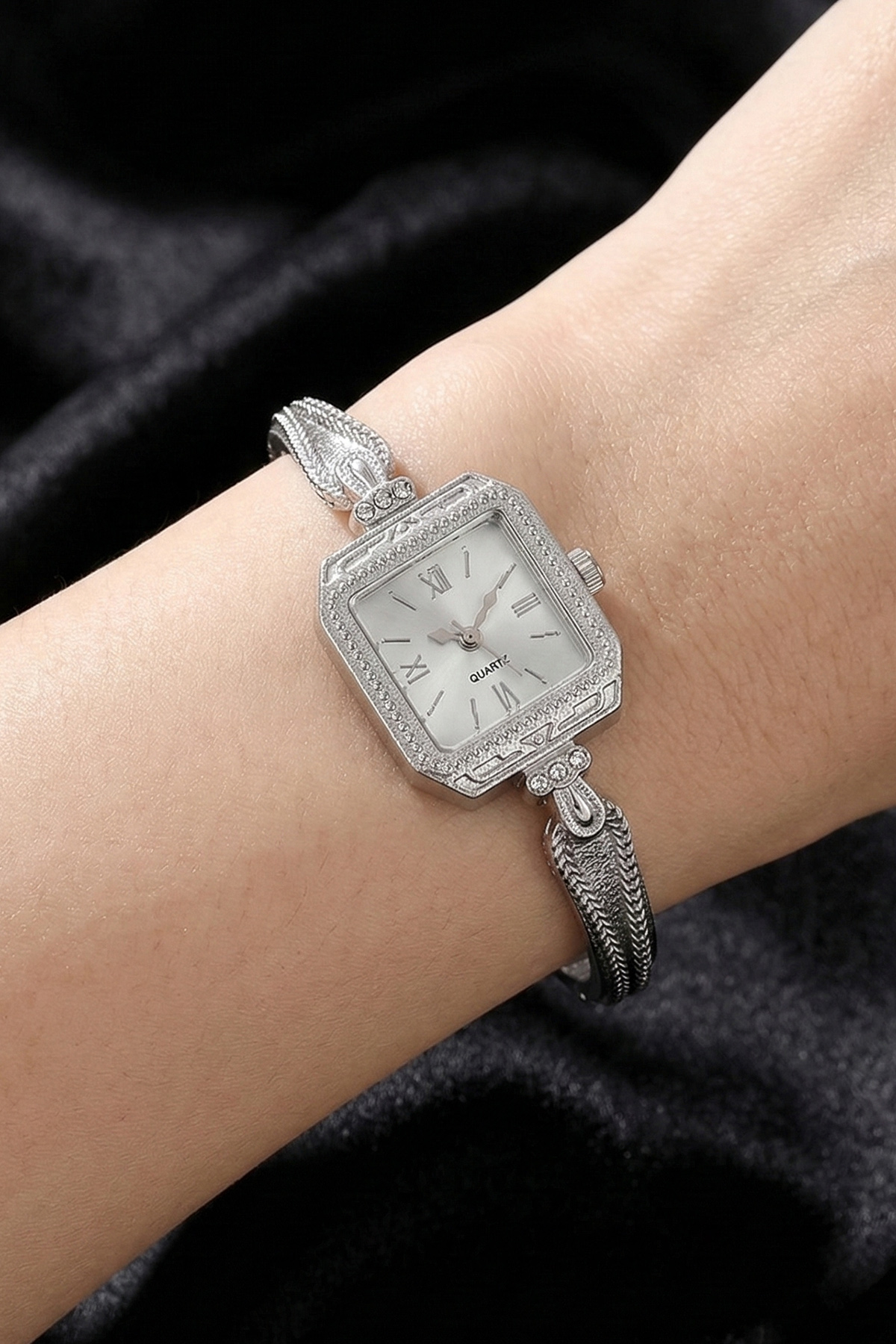 Women's Silver Watch-detail