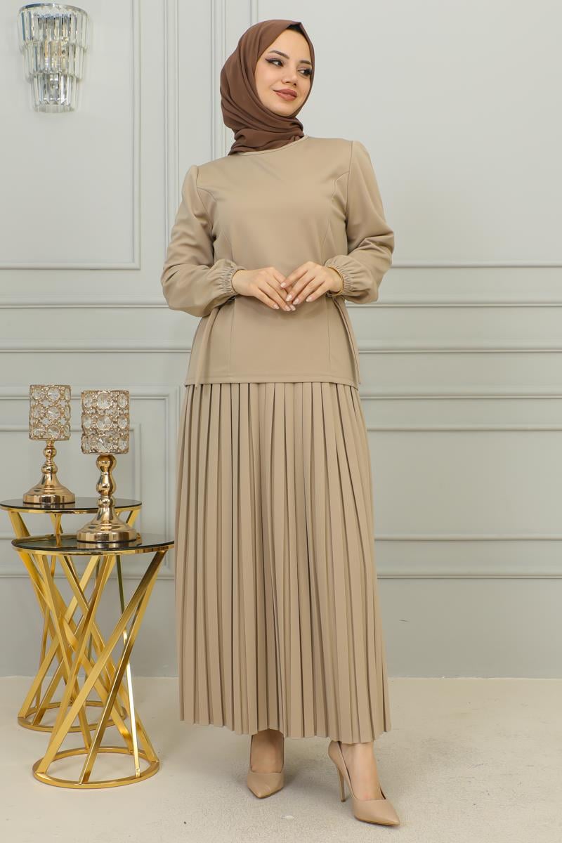 Pleated Suit With Waist Detail