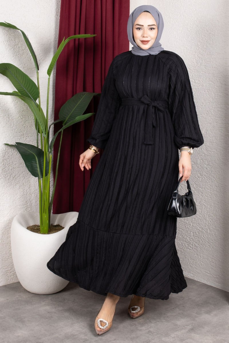 Dress With Ruffled Skirt And Belt