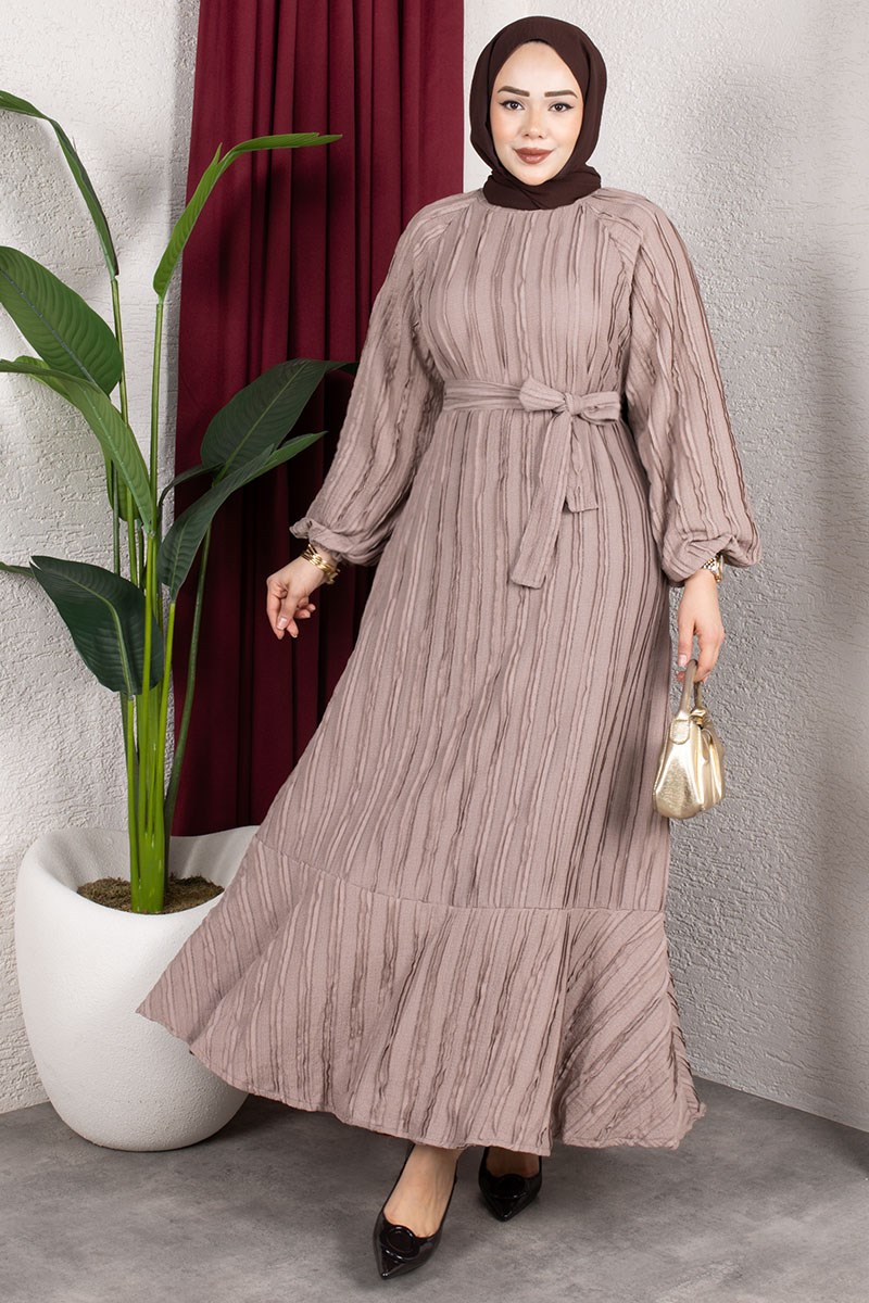 Dress With Ruffled Skirt And Belt